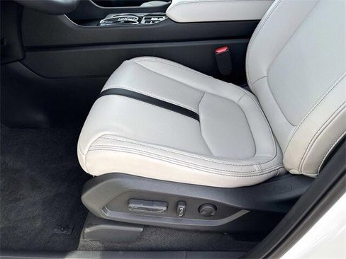 New 2026 Honda Pilot Touring image 15