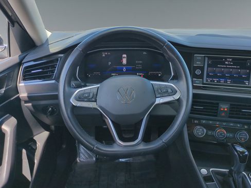 Used 2024 Volkswagen Jetta SE image 12
