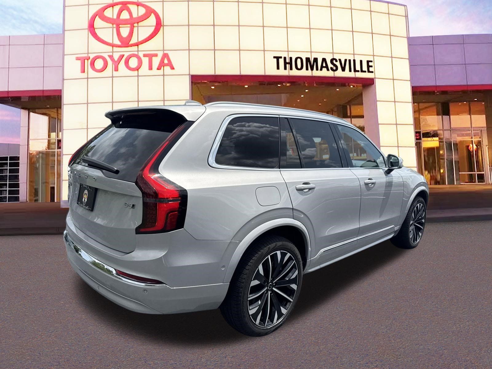 Used 2025 Volvo XC90 B6 Plus AWD/4WD image 5