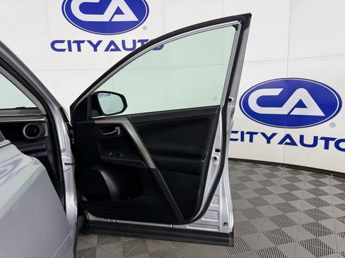 Used 2015 Toyota RAV4 XLE image 13