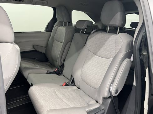 Used 2024 Toyota Sienna LE image 10