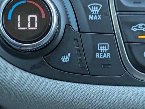 Used 2025 Chevrolet Malibu LT image 24