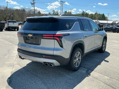 Used 2024 Chevrolet Traverse LT w/ LPO, Floor Liner Package AWD/4WD image 5