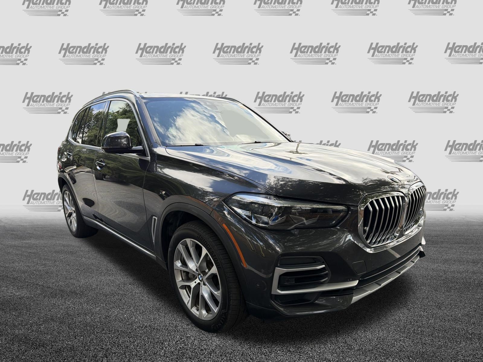 Used 2022 BMW X5 sDrive40i w/ Parking Assistance Package RWD image 2