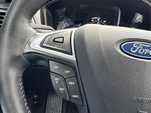 Used 2018 Ford Fusion SE w/ Equipment Group 201A FWD image 14