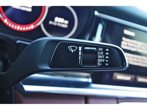 Used 2022 Porsche Panamera 4 image 19