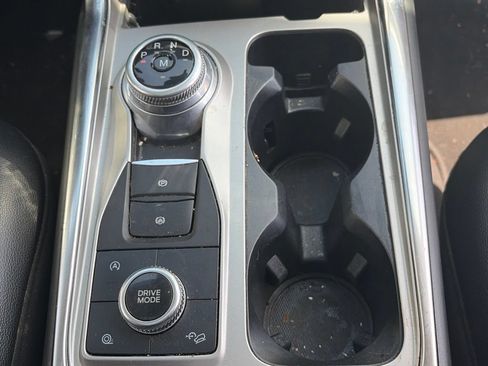 Used 2021 Ford Explorer XLT w/ Equipment Group 202A AWD/4WD image 19