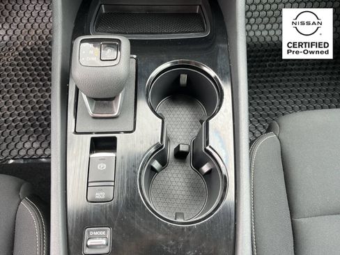 Certified 2024 Nissan Rogue S FWD image 27
