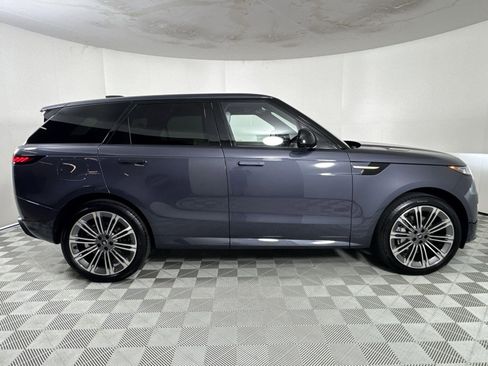 New 2025 Land Rover Range Rover Sport Dynamic SE image 6