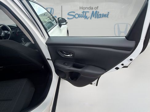Used 2023 Honda HR-V LX image 29