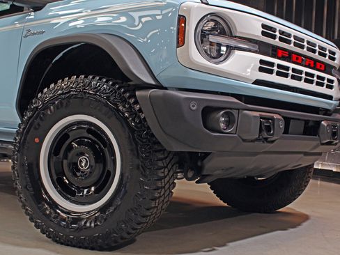 Used 2024 Ford Bronco Heritage Edition AWD/4WD image 12