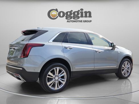 Used 2024 Cadillac XT5 Premium Luxury w/ Technology Package FWD image 5