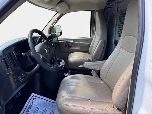 Used 2015 Chevrolet Express 2500 image 9