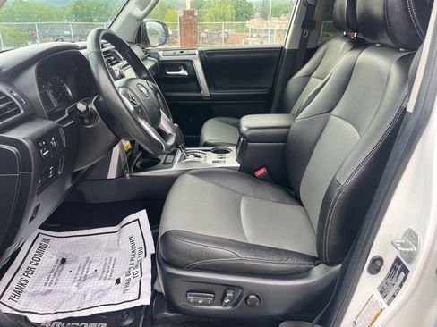 Used 2018 Toyota 4Runner SR5 Premium AWD/4WD image 18