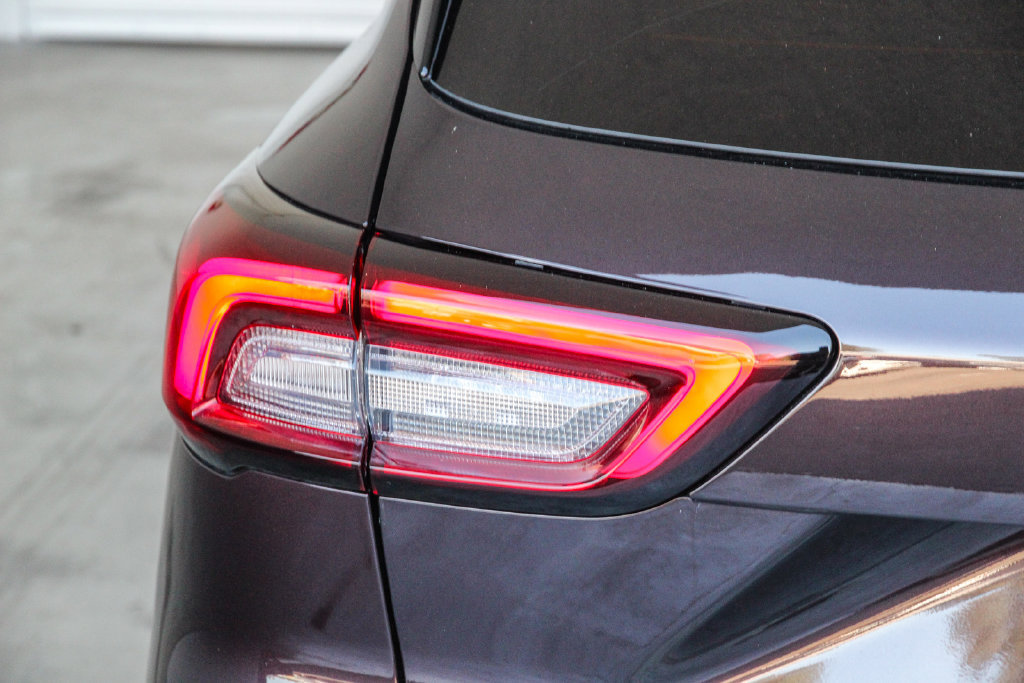 Certified 2023 Ford Escape SE w/ PHEV Premium Package FWD image 9