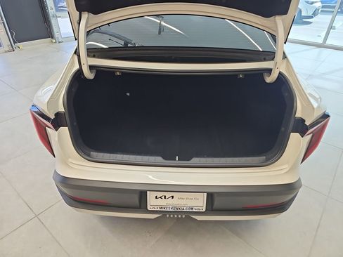 Used 2025 Kia K4 LXS image 28