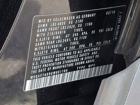 Used 2016 Volkswagen Tiguan S image 28