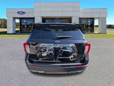 Certified 2023 Ford Explorer XLT w/ Equipment Group 202A image 5