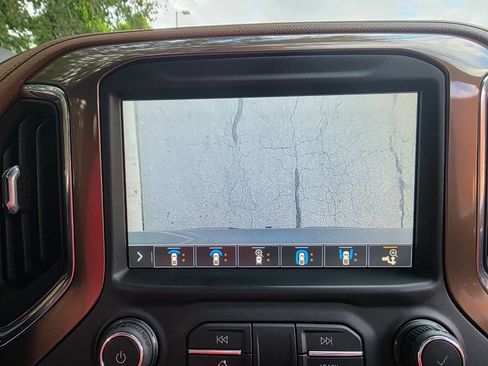 Used 2019 Chevrolet Silverado 1500 High Country w/ Technology Package image 39