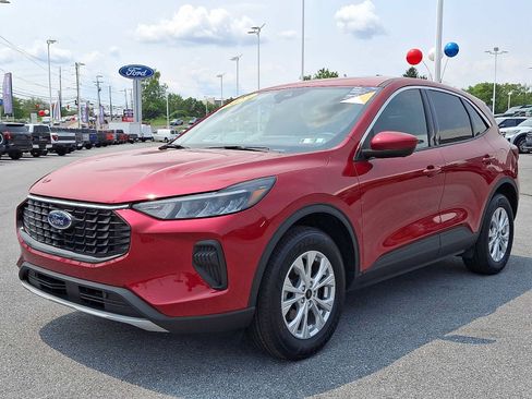 Certified 2023 Ford Escape Active w/ Tech Pack #2 AWD/4WD image 3