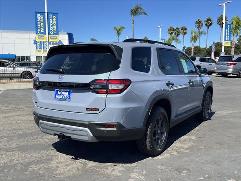 New 2025 Honda Pilot TrailSport image 29