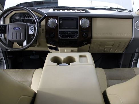 Used 2011 Ford F250 Lariat image 27