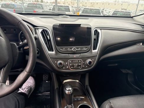 Used 2017 Chevrolet Malibu Premier w/ Premier Sun and Wheel Package image 9