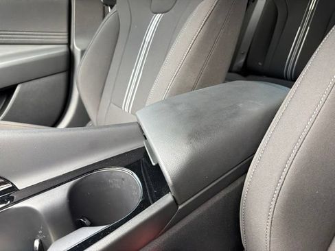 New 2025 Hyundai Elantra SEL FWD image 36