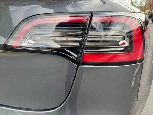 Used 2021 Tesla Model 3 Standard Range image 14