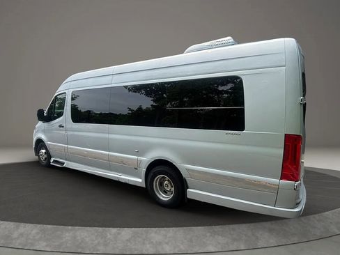 Used 2019 Mercedes-Benz Sprinter 3500 image 7