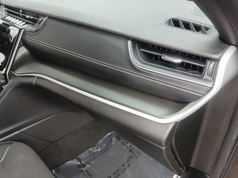 Used 2023 Jeep Grand Cherokee L Laredo AWD/4WD image 36