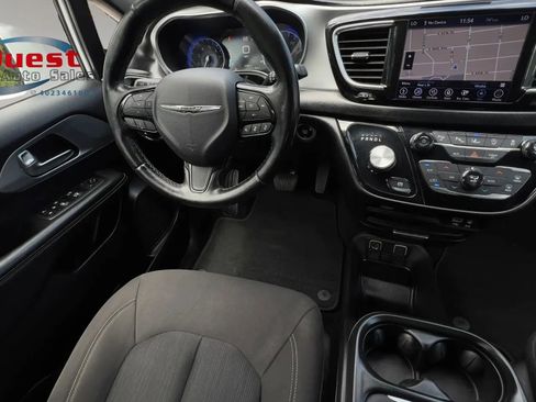 Used 2019 Chrysler Pacifica Touring Plus w/ Advanced Safetytec Group FWD image 39