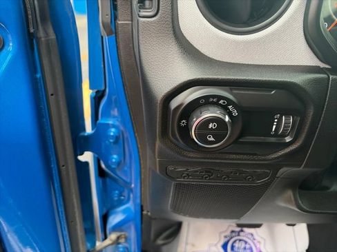 Used 2024 Jeep Gladiator Sport AWD/4WD image 19