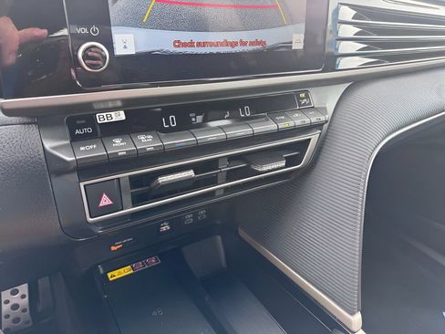 Used 2025 Toyota Camry SE FWD image 25