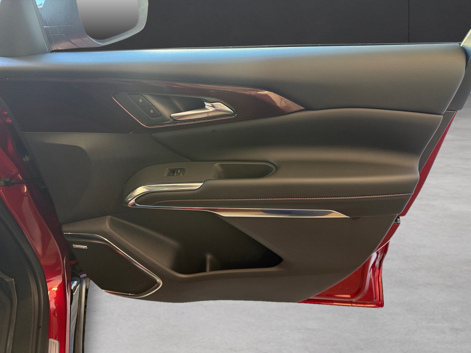 New 2027 Chevrolet Traverse RS w/ LPO, Floor Liner Package FWD image 14