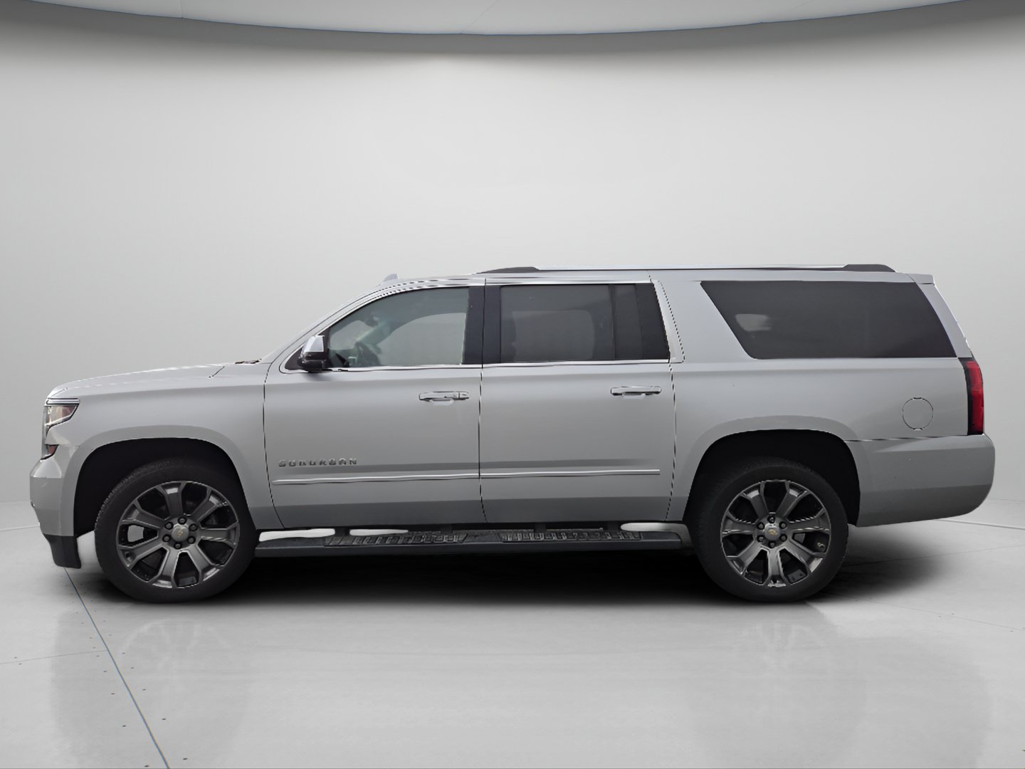 Used 2019 Chevrolet Suburban Premier AWD/4WD image 20