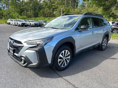 Used 2023 Subaru Outback Premium AWD/4WD image 7
