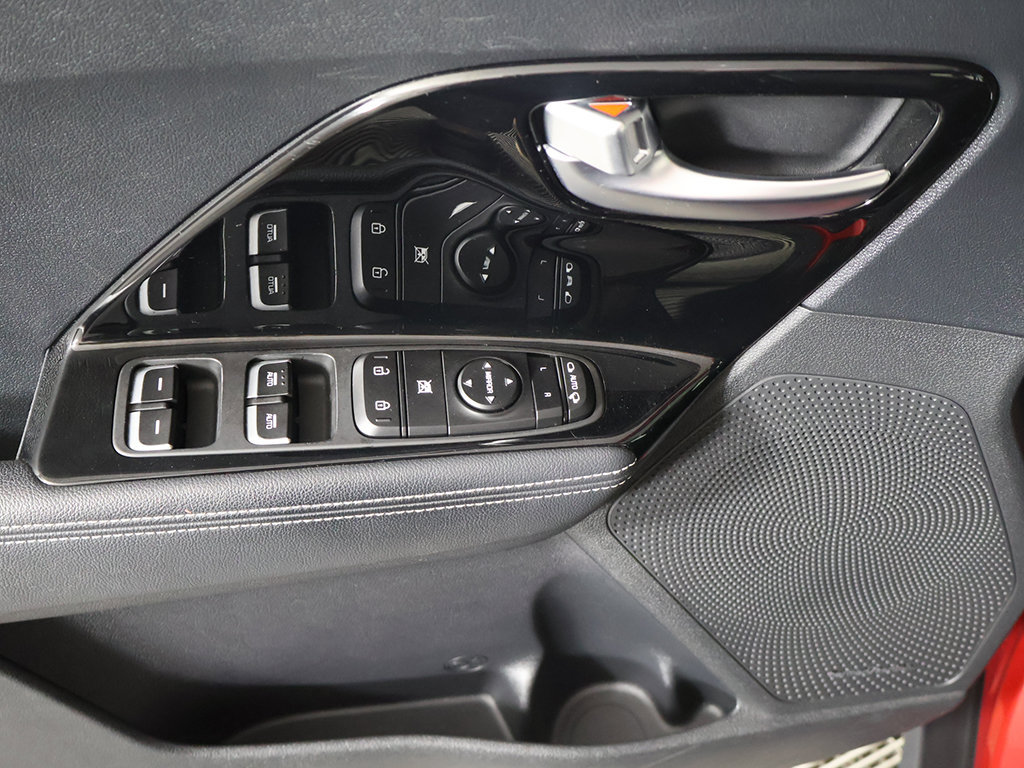 Used 2022 Kia Niro EX FWD image 35