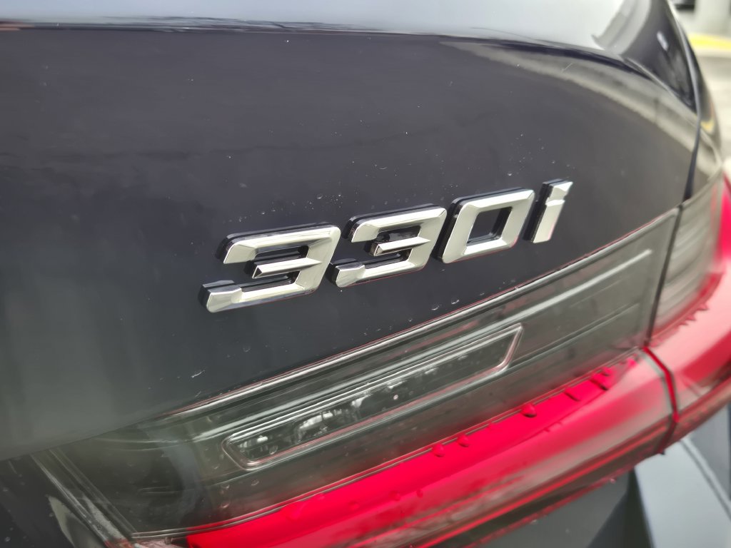Certified 2026 BMW 330i xDrive Sedan w/ Convenience Package AWD/4WD image 13