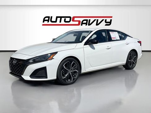 Used 2024 Nissan Altima 2.5 SR image 3