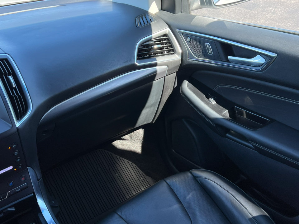 Used 2020 Ford Edge Titanium w/ Equipment Group 301A AWD/4WD image 34