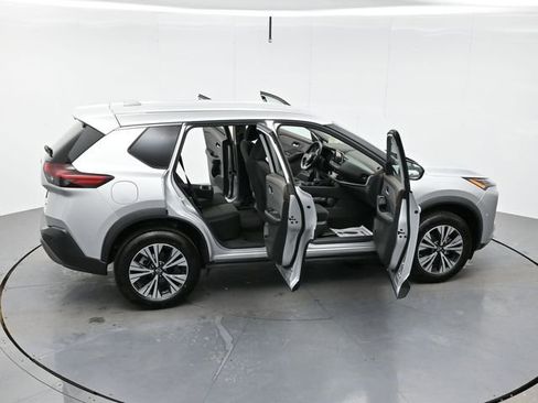 Used 2023 Nissan Rogue SV image 43