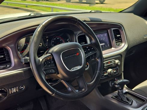Used 2018 Dodge Charger SXT w/ Blacktop Package RWD image 14