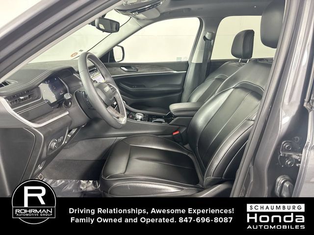 Used 2023 Jeep Grand Cherokee L Limited AWD/4WD image 5