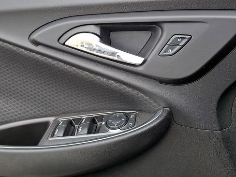 Used 2016 Chevrolet Malibu LT image 20