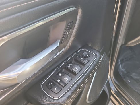 Used 2024 RAM 1500 Laramie AWD/4WD image 16