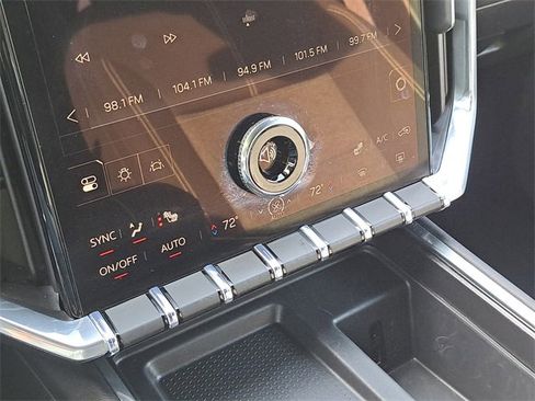 Used 2025 GMC Acadia Elevation image 26