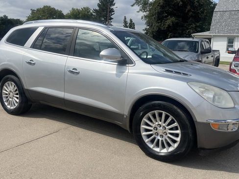 Used 2009 Buick Enclave CXL image 4