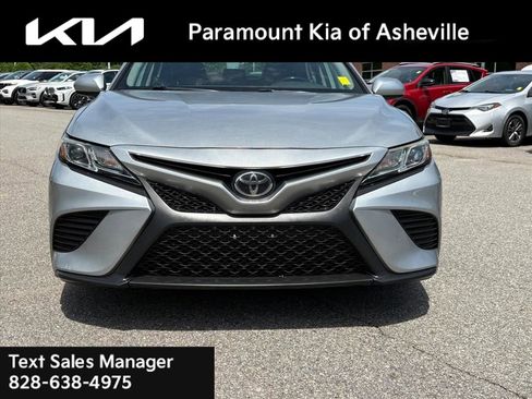 Used 2019 Toyota Camry SE FWD image 2