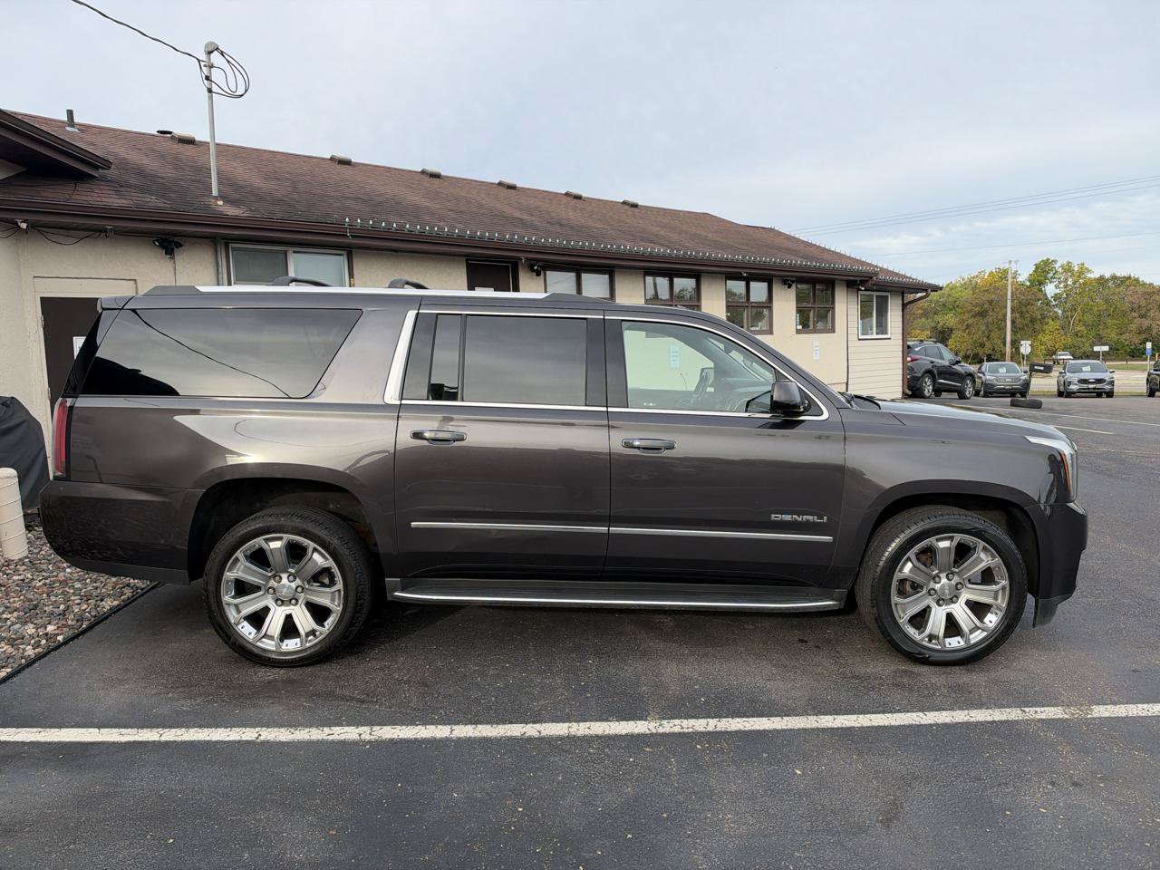 Used 2018 GMC Yukon XL Denali w/ Open Road Package AWD/4WD image 2